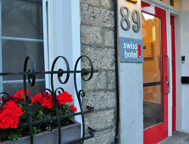 Swiss Hotel hotel detail image 3