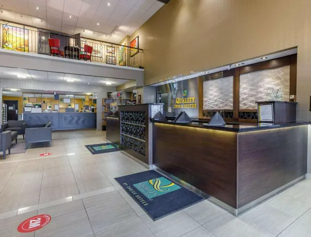 Quality Inn & Suites Victoriaville hotel detail image 4
