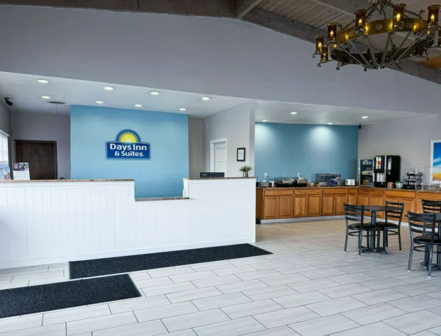 Days Inn & Suites by Wyndham Santa Rosa hotel detail image 1