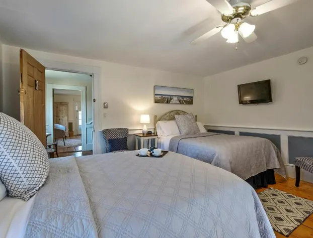 Youngtown Inn & Restaurant hotel detail image 4