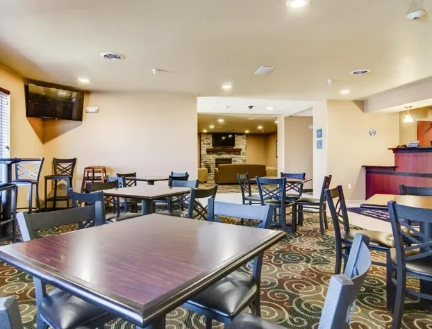 Castle Rock Inn & Suites hotel detail image 3