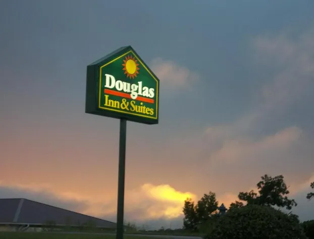 Douglas Inn & Suites hotel detail image 2