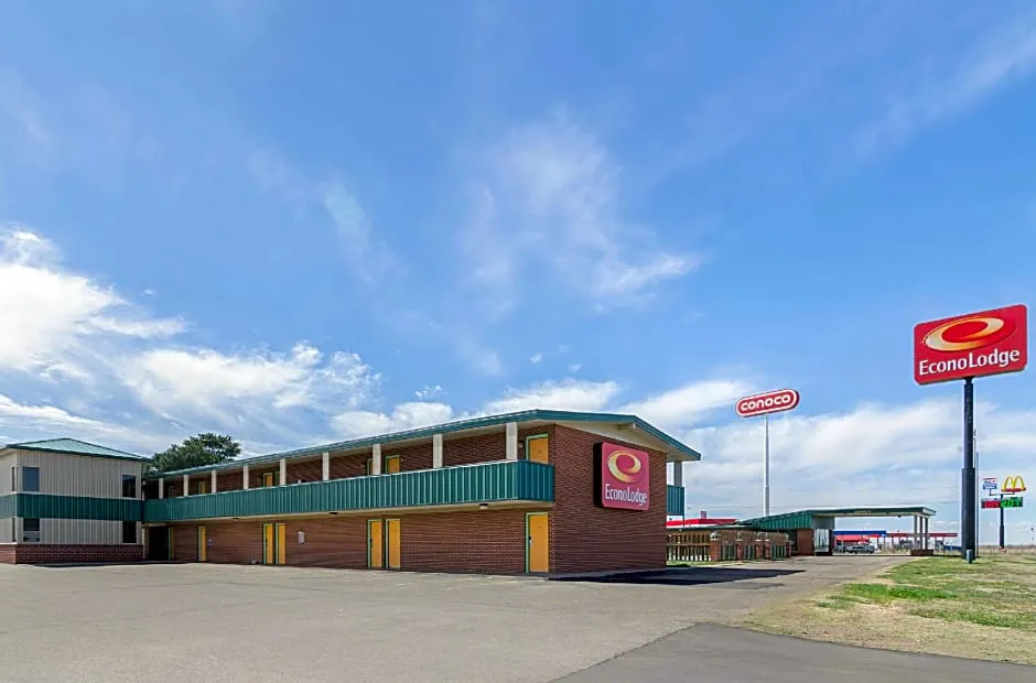 Econo Lodge Wakeeney hotel hero