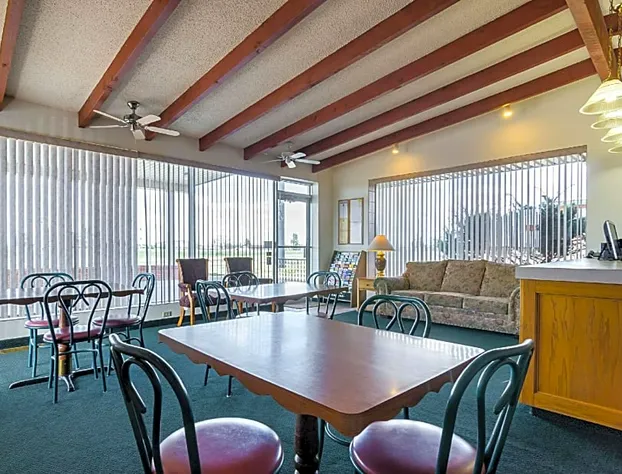 Econo Lodge Wakeeney hotel detail image 4