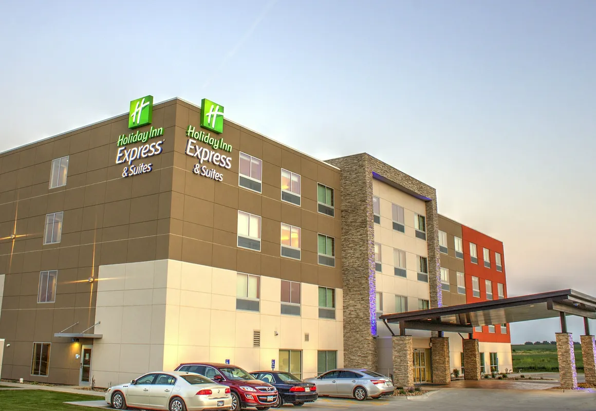 Holiday Inn Express & Suites Spencer by IHG hotel hero