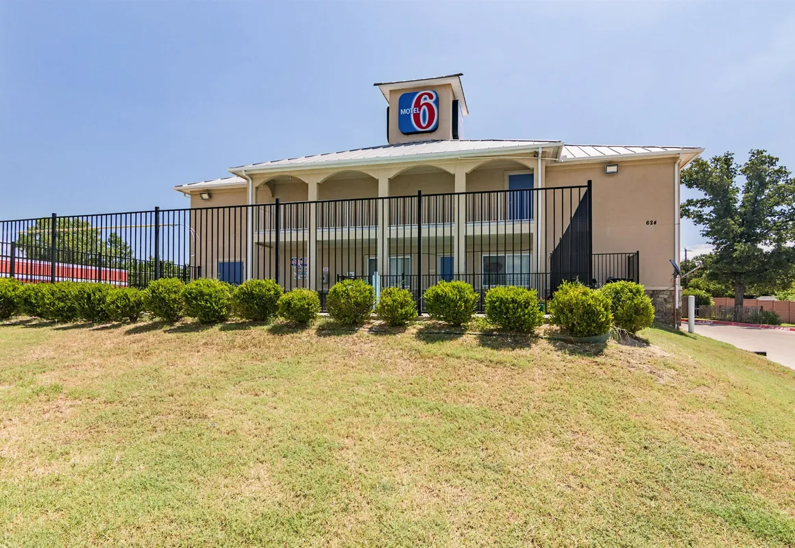 Motel 6 Azle, TX hotel hero