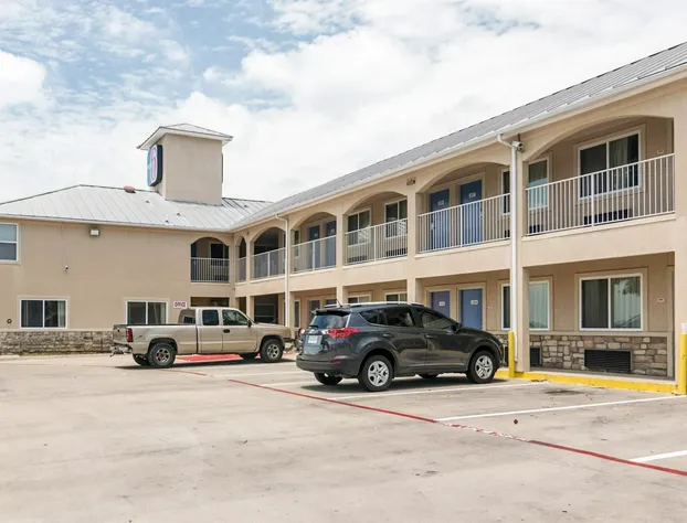 Motel 6 Azle, TX hotel detail image 1