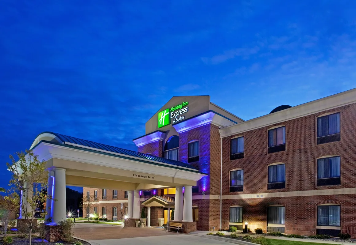 Holiday Inn Express & Suites Chesterfield by IHG hotel hero