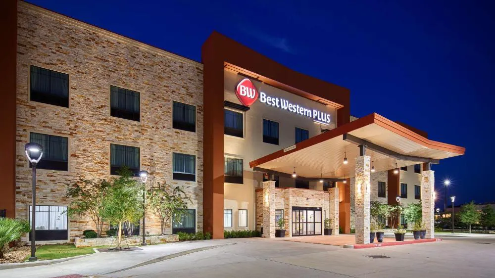 Best Western Plus College Station Inn & Suites hotel hero