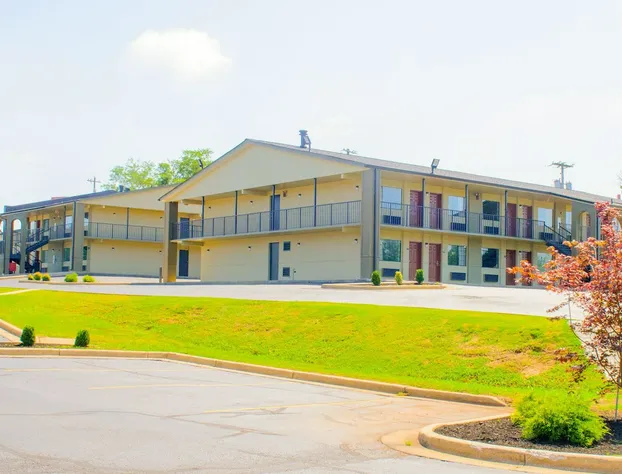 Days Inn & Suites by Wyndham Athens Alabama hotel detail image 1