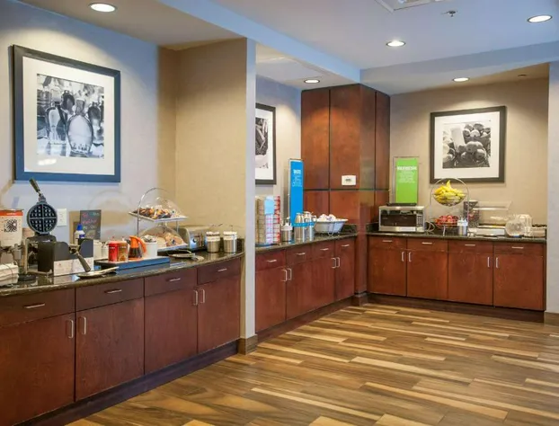 Hampton Inn & Suites Mobile Providence Park/Airport hotel detail image 4