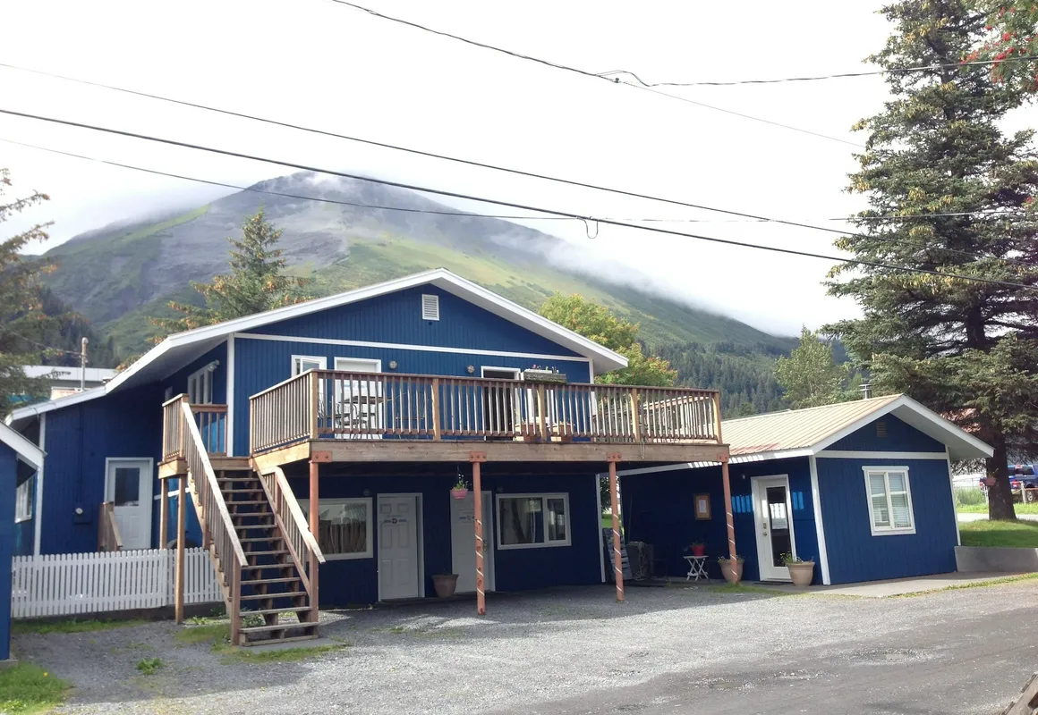 Sea Treasures Inn hotel hero