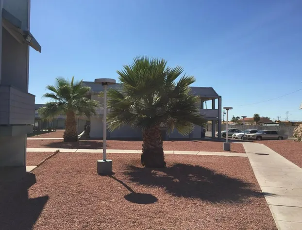 E-Z 8 Motel Phoenix Airporter hotel detail image 4