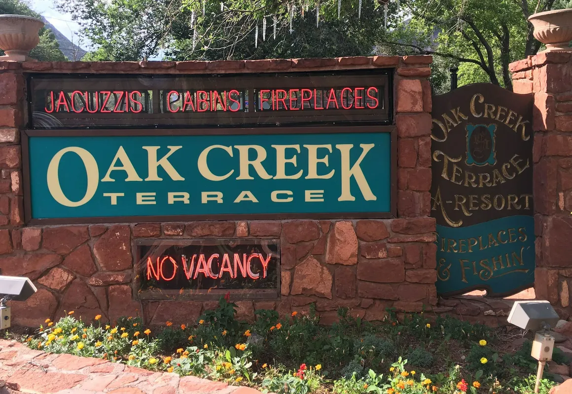 Oak Creek Terrace hotel hero