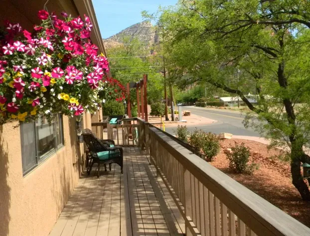 Whispering Creek B&B hotel detail image 3