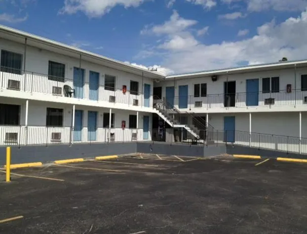 Miami Springs Inn hotel detail image 2