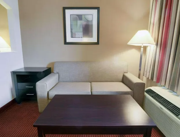 Quality Inn & Suites Clarksville hotel detail image 3