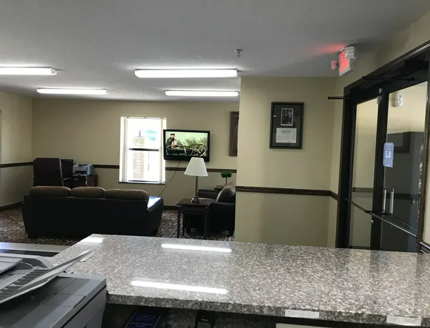 Clairmont Inn & Suites Warren hotel detail image 4