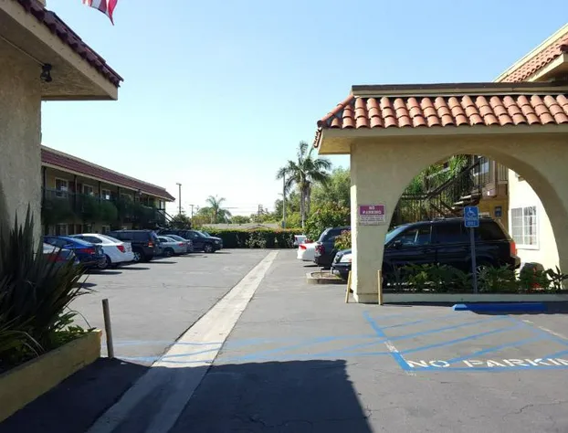 Anaheim Astoria Inn And Suites hotel detail image 2