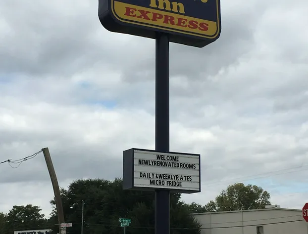 Executive Inn Pine Bluff hotel detail image 1