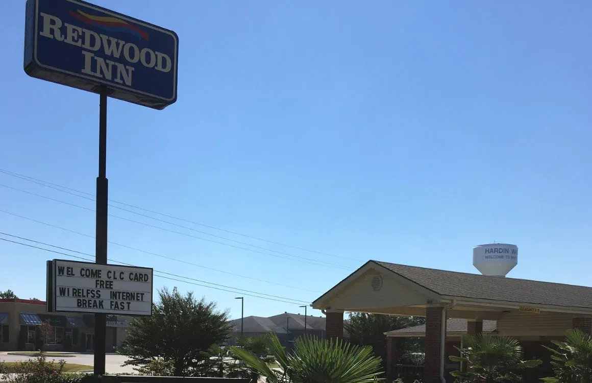 Redwood Inn and Suites hotel hero