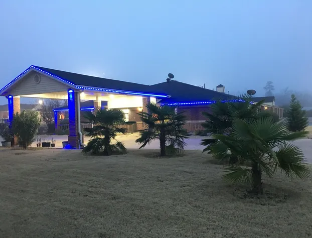 Redwood Inn and Suites hotel detail image 1