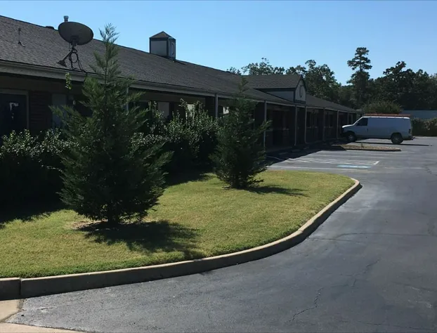 Redwood Inn and Suites hotel detail image 2