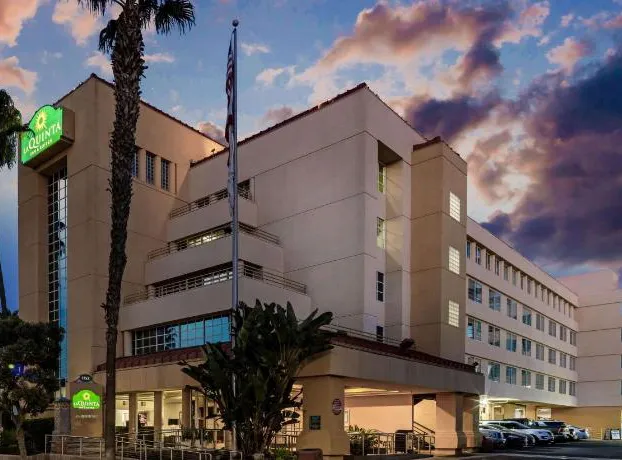 La Quinta Inn & Suites by Wyndham Anaheim hotel detail image 3