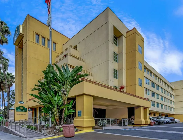 La Quinta Inn & Suites by Wyndham Anaheim hotel detail image 1