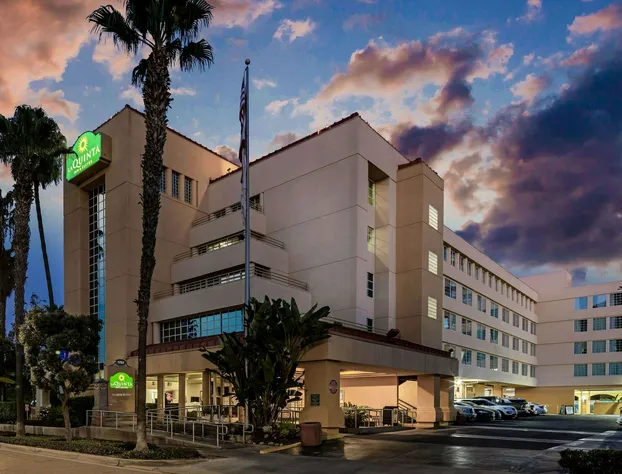 La Quinta Inn & Suites by Wyndham Anaheim hotel detail image 2