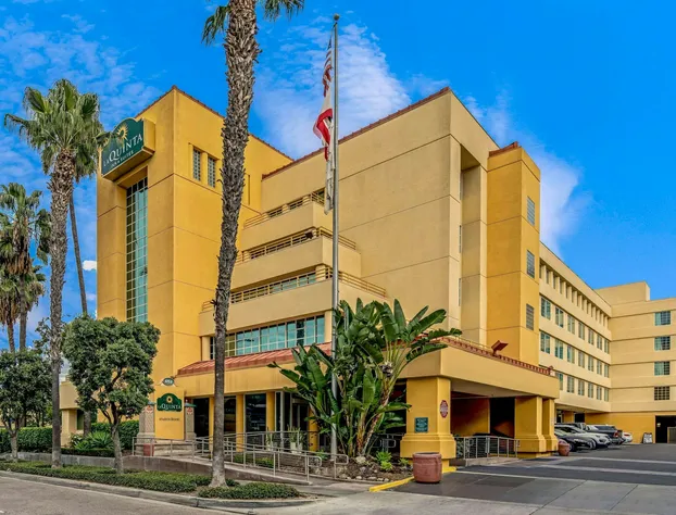 La Quinta Inn & Suites by Wyndham Anaheim hotel detail image 3