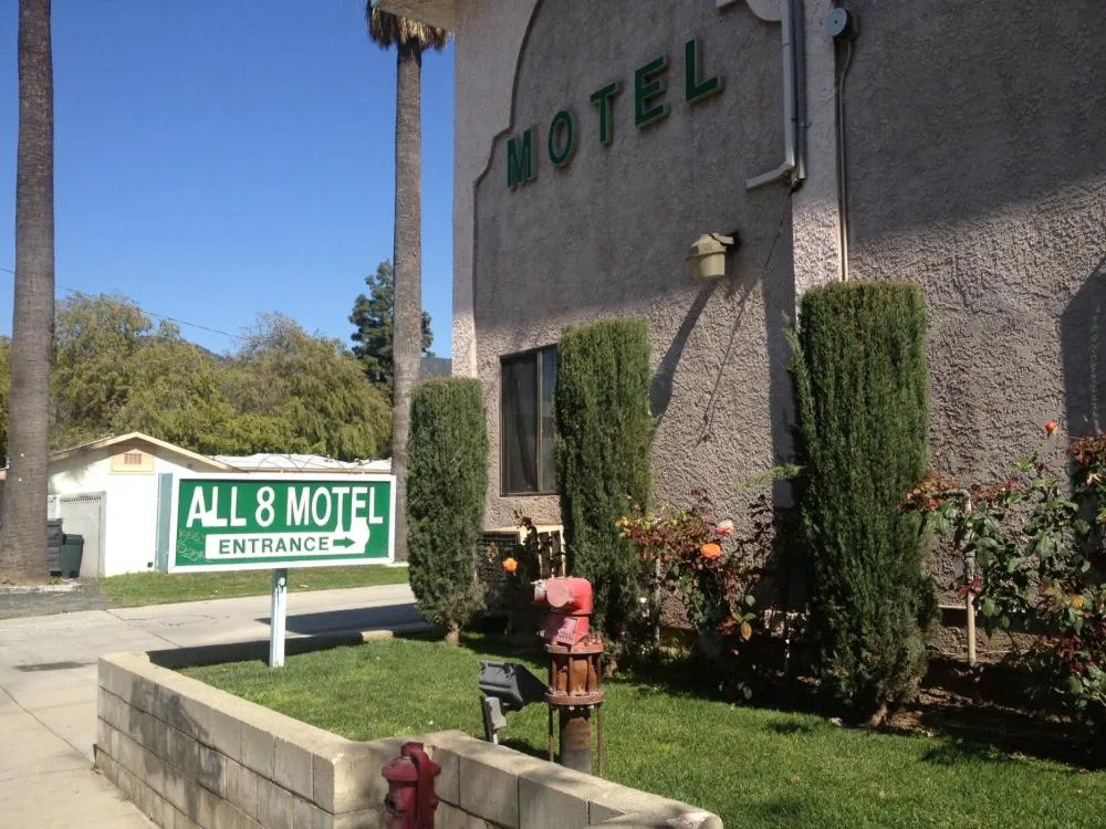 All 8 Motel hotel hero