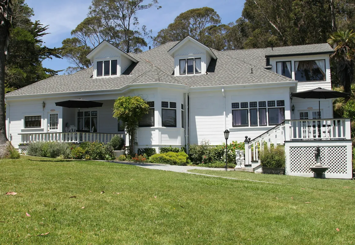 Monarch Cove Inn hotel hero