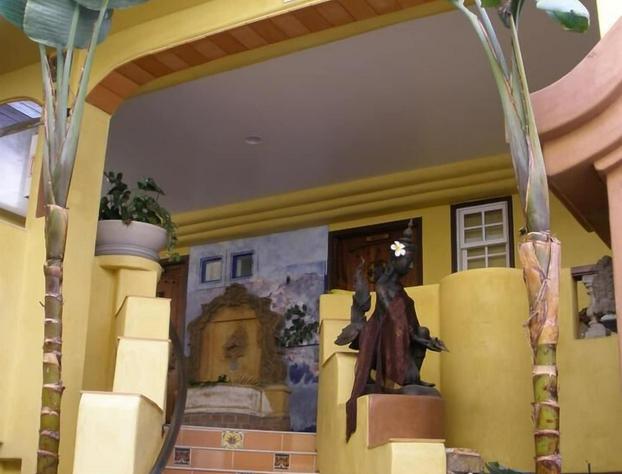 Secret Garden Inn hotel detail image 1
