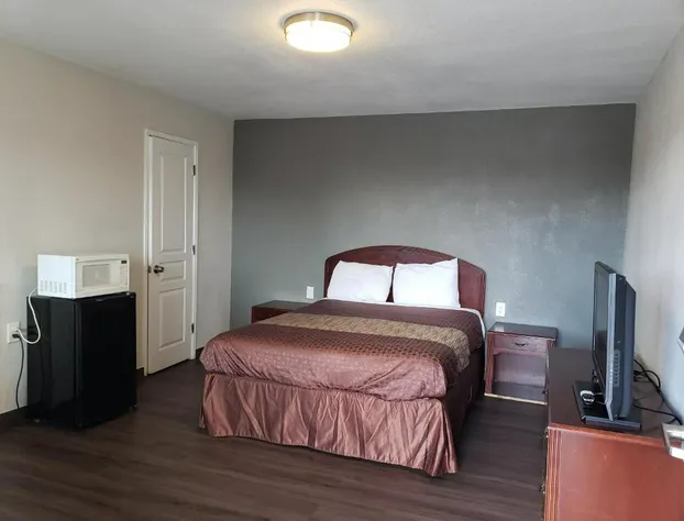 Classic Inn & Suites hotel detail image 3