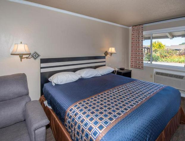 Surf Motel and Gardens hotel detail image 1