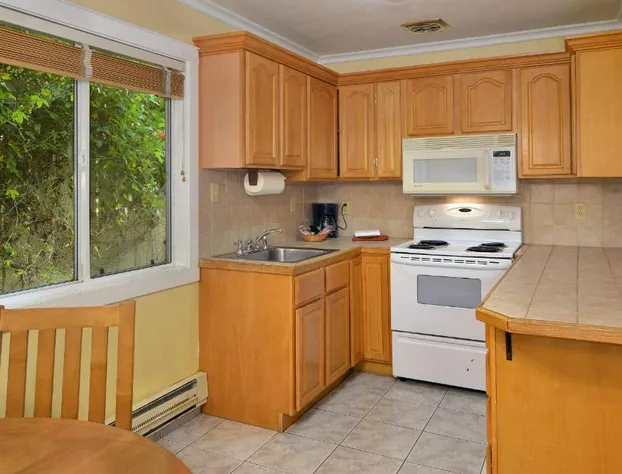 Surf Motel and Gardens hotel detail image 2