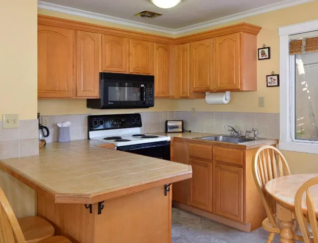 Surf Motel and Gardens hotel detail image 3