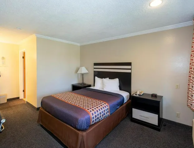 Surf Motel and Gardens hotel detail image 3