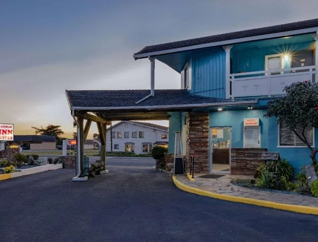 Oceanside Inn & Suites, a Days Inn by Wyndham hotel detail image 2