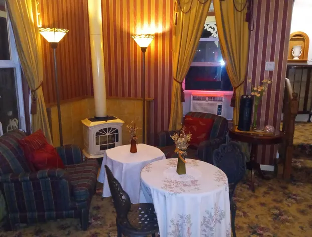 All Season's Groveland Inn hotel detail image 1