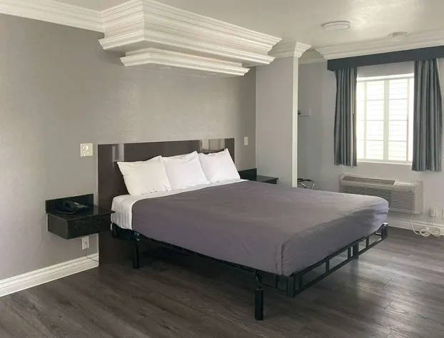 Motel 6 Glendale, CA – Pasadena Burbank Los Angeles hotel detail image 2