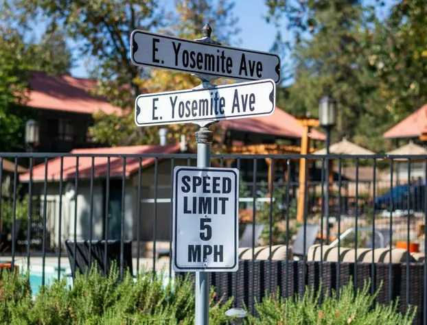 Yosemite Westgate Lodge hotel detail image 1