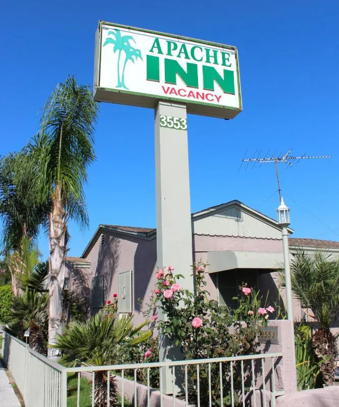 Apache Inn hotel hero