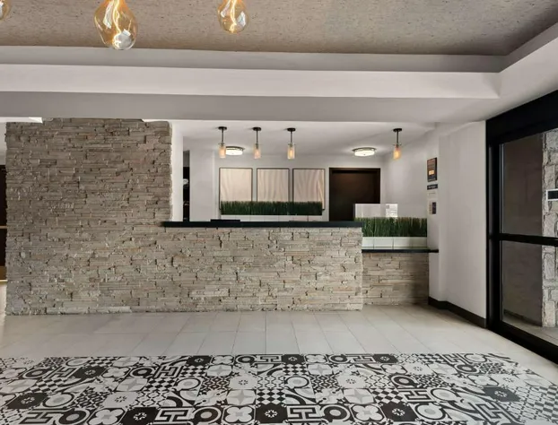 Best Western Plus Manhattan Beach Hotel hotel detail image 1