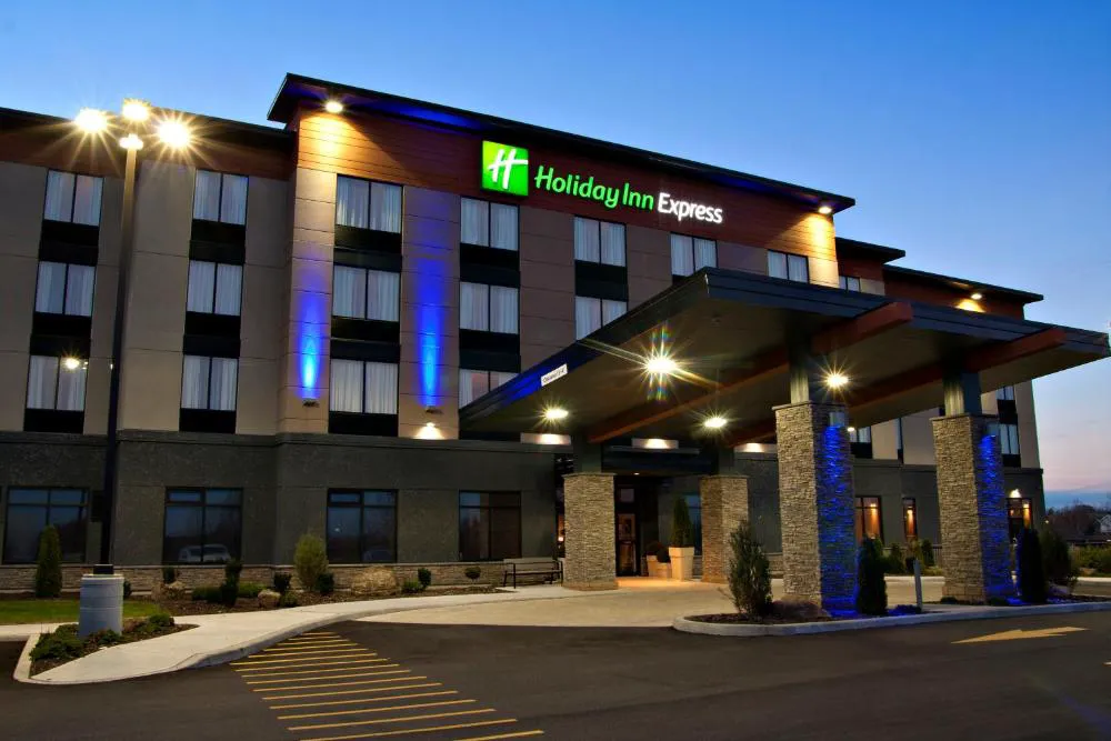 Holiday Inn Express Pembroke by IHG hotel hero