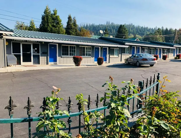 Pine Needles Inn hotel detail image 3