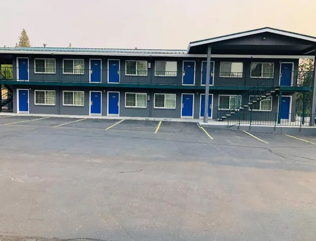 Pine Needles Inn hotel detail image 1