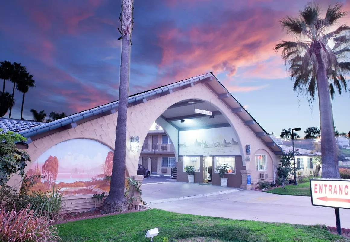 Stardust Inn hotel hero