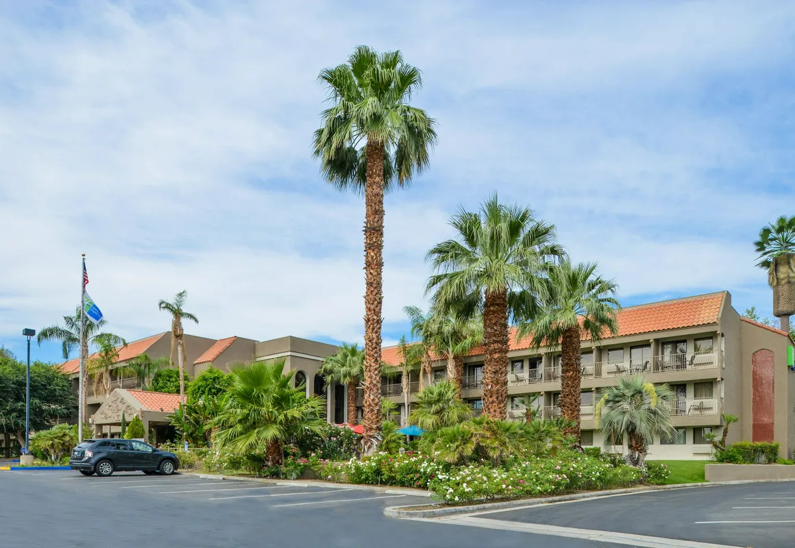 Holiday Inn Express Palm-Desert by IHG hotel hero